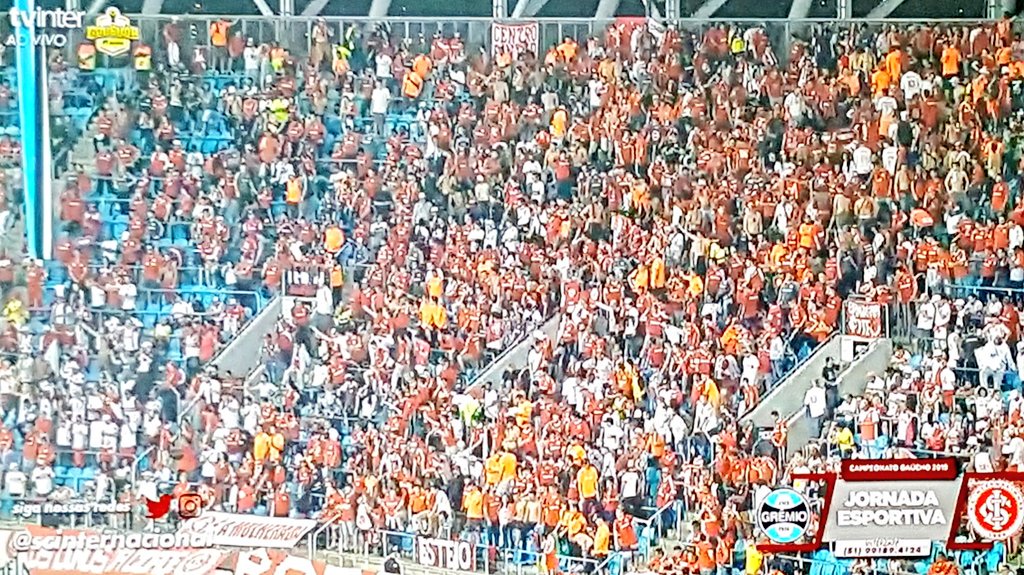 lcportinho's tweet photo. Grande pré jogo do #Grenal420 com os amigos @LeoFister @ernanicampelo @diego na TV INTER e #RadioColorada
Nação Colorada faz festa nas arquibancadas da Arena da OAS
Vale Taça!
#VamoInter https://t.co/hR9azsJbEI
