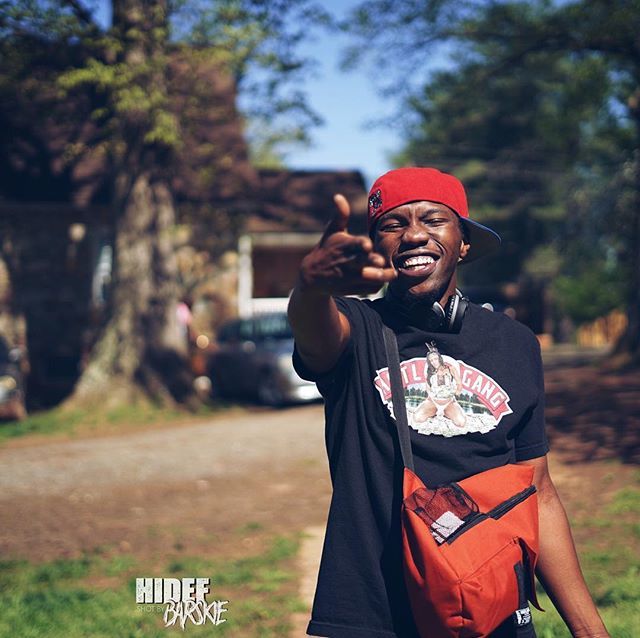 hdbarskie's tweet photo. Ran across a hitman yesterday @toniitheshooter 🤙🏾 ______
📷 @hidefbarskie .
.
.
.
#ncmusic #cameraman #editor #tre4records #sonycamera #ncvideographer #ncphotographer #hidefnation #barskie #winstonsalem #ncphotography #34thdistrict #urbanphotography #carolinaphotographer #ins… https://t.co/4o3ndXMIIy