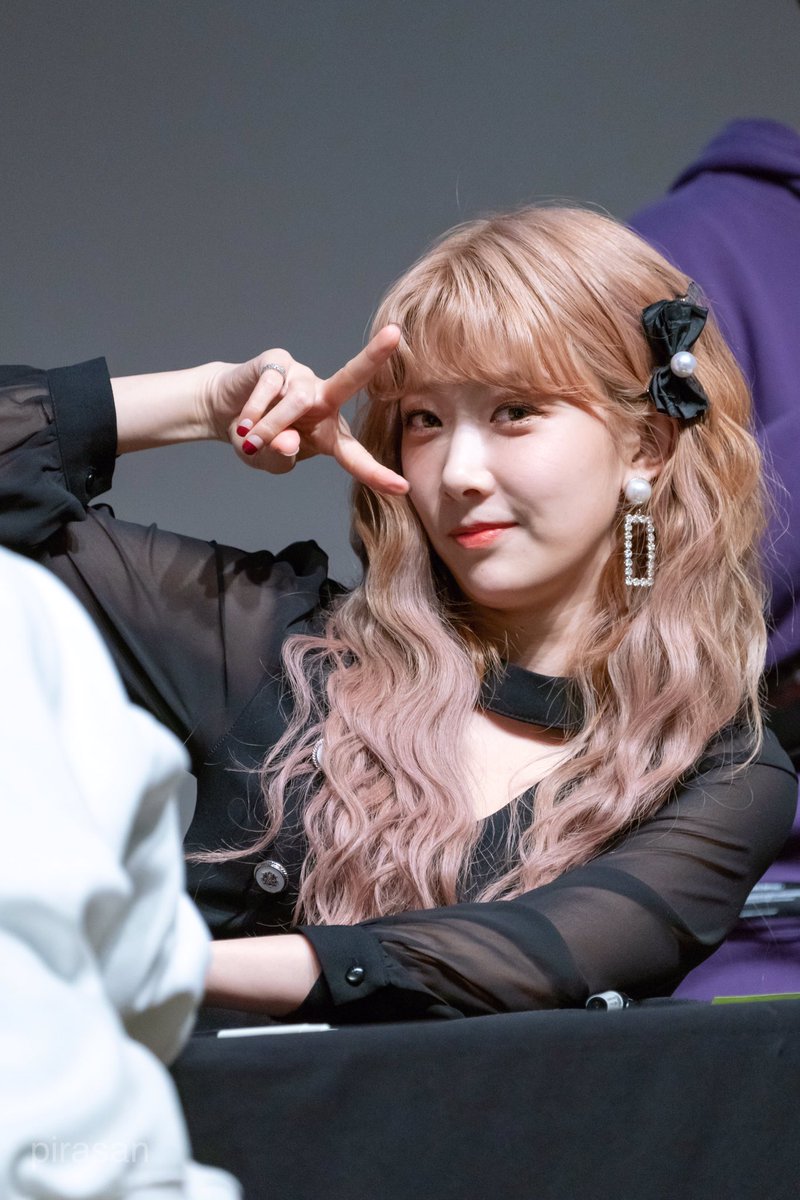pirasan100dia's tweet photo. 20190405 다이아 팬사인회
동자아트홀
DONGJA ARTHALL
ユニス

#다이아 #DIA 
#유니스  #EUNICE
@dia_official https://t.co/yufy26TN7G