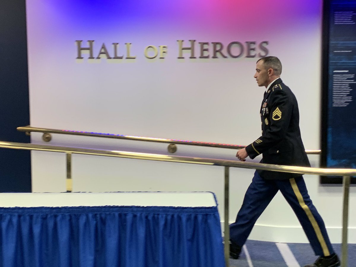 usarec's tweet photo. What a great day in D.C.! The second quarter top station commanders toured the Pentagon, met with the #SergeantMajoroftheArmy, saw the Old Guard Drill team perform, and received medals for their hard work. Thank you for your dedication to the #USAREC mission! #TopSC @USarmy https://t.co/oo26NJUcgR