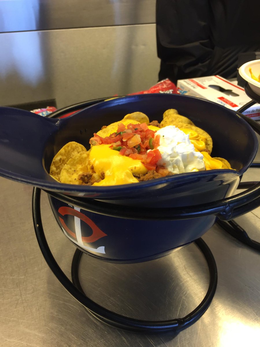 TFEATS's tweet photo. The fan favorite Nacho Helmet is available in sections 105, 123, 231 and 318! Tweet us a picture of you and your nacho helmet so we can retweet you! #MNTwins #TargetFieldFood #DelawareNorth https://t.co/kGTuN9Or15