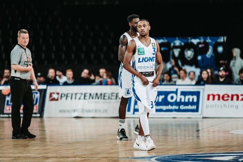 Kahron Ross tweet media