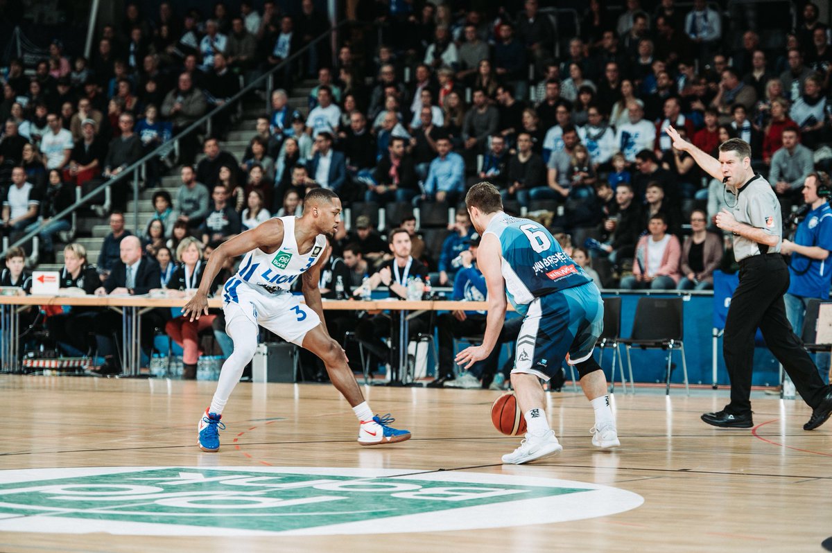 Kahron Ross tweet media