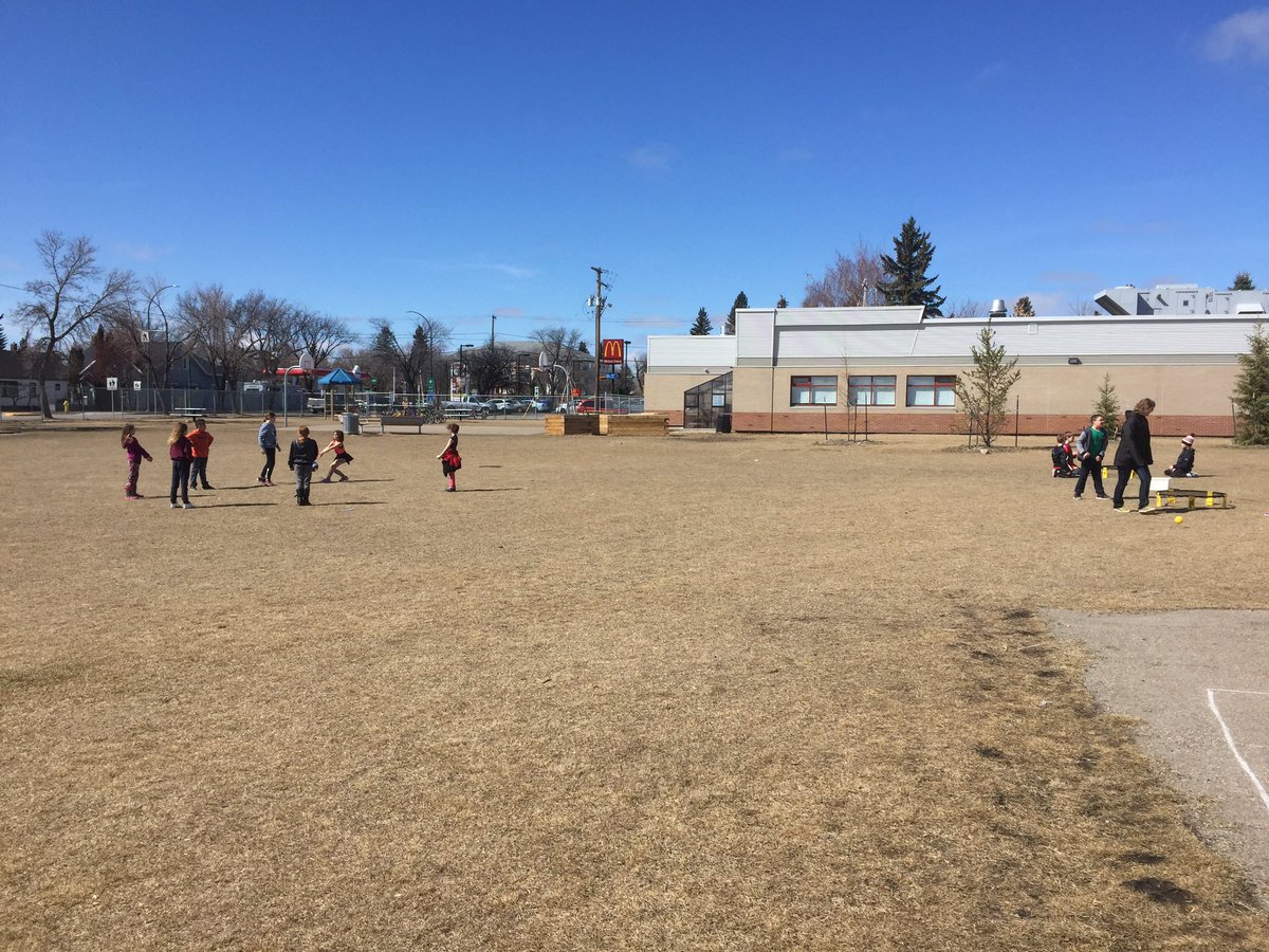panthershps's tweet photo. Great day to be outside with some net and wall games, tennis, spike ball and keep it up volleyball stations. https://t.co/eQLOTS1y2C