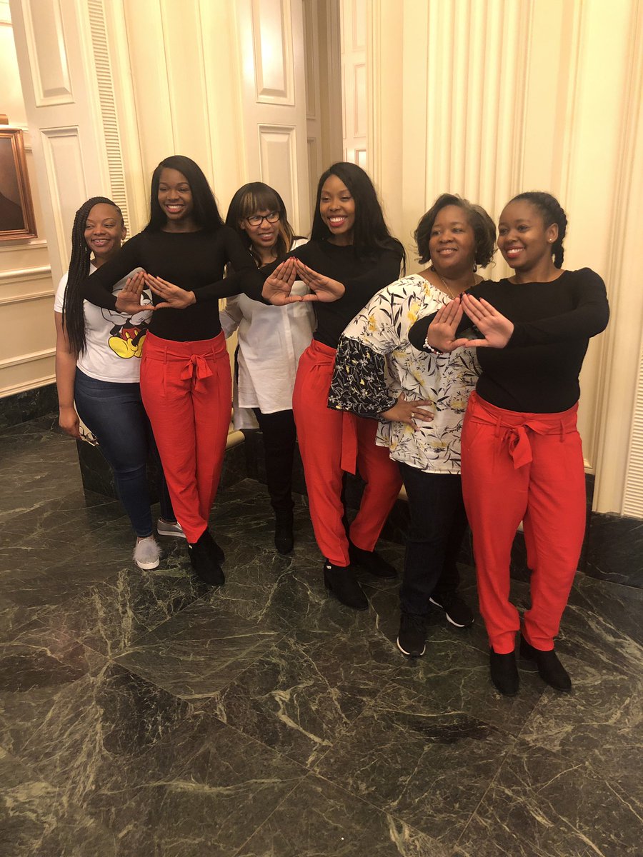 keilaamackerr's tweet image. It really is the ONLY way 🔺🐘I can’t believe I’m finally free #1913 #RhoEtaHasReturned #ProbateSzn #DeltaSigmaTheta