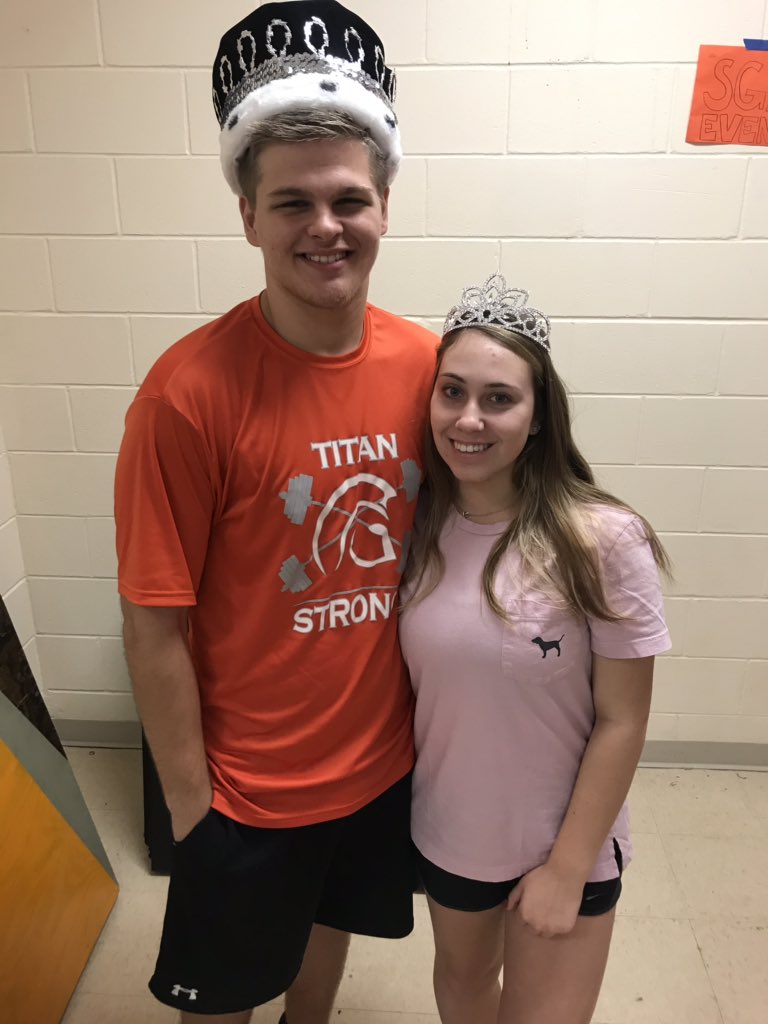 TLMcCann_VCSCTE's tweet photo. Prom Royalty 2019 https://t.co/l6Oeu0GdI5