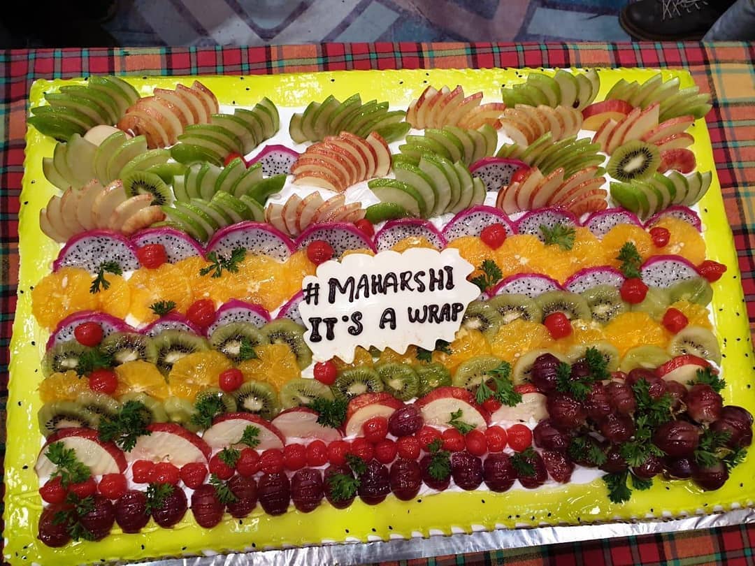 SuperQuots's tweet photo. .@urstrulyMahesh : "With this...it's a wrap. See you in the cinemas on May 9th 😊😊😊"

#Maharshi #MaharshiUpdate #MaheshBabu #EverestAnchuna https://t.co/HrlbAYfO3h