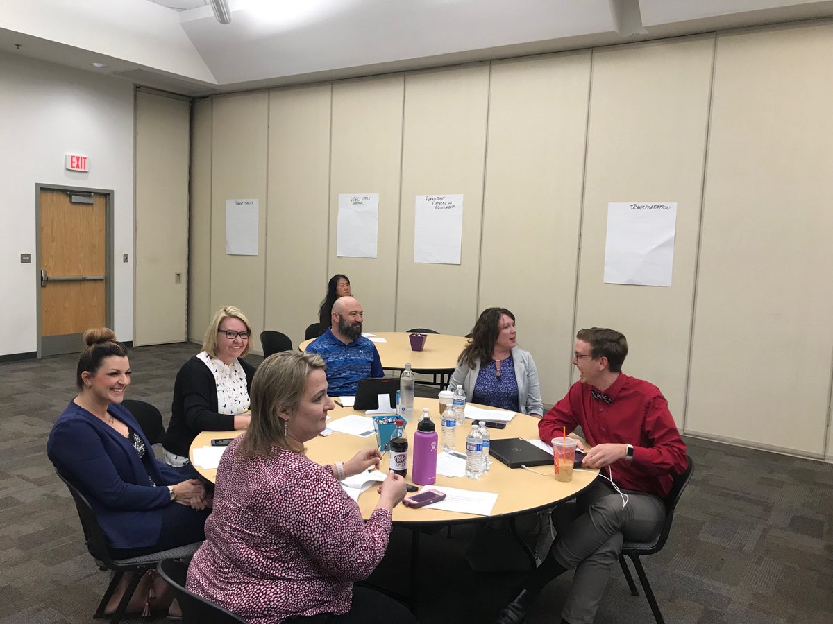 DrFinchDVUSD's tweet photo. Meeting with Citizens Advisory Committee @DVUSD tonight.  Tables are filling up! #teamwork. https://t.co/FVqzzAthCc