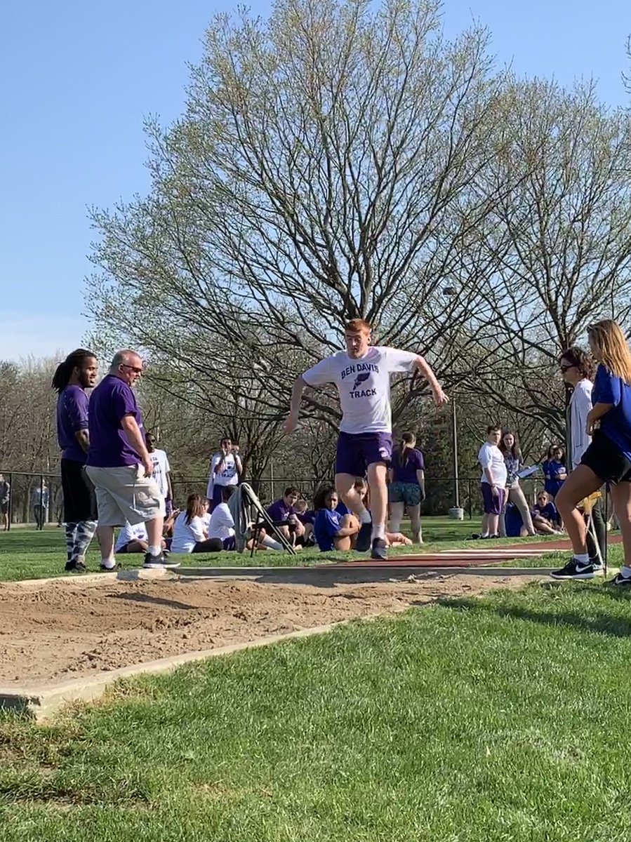 the_mrfrederick's tweet photo. Brought some excited cheerleaders to the Unified Track meet tonight.
#BDspeed ๐๐พโโ๏ธ๐จ
@Mr_Hibbard @thesamijohnson https://t.co/1BXxUajDPG