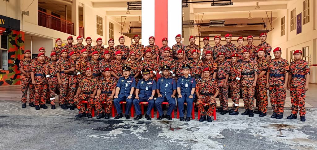 Bomba Selangor A Twitter 18 April 2019 Lawatan Rasmi Ys Pengarah Pkpjb Norazamk Di Bbp Sekinchan Serta Sesi Dialog Bersama Anggota Bomba Bagi Membincangkan Tentang Perancangan Operasi Kebakaran Pengurusan Pentadbiran Aset