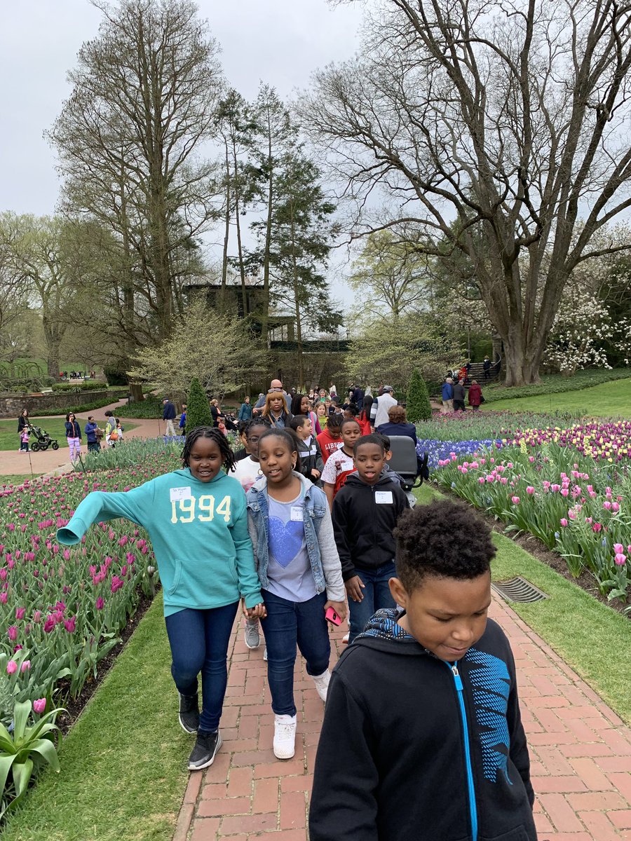 B5CastleHills's tweet photo. Longwood Gardens Field Trip #chdreambuilders https://t.co/0vOszb7l8J