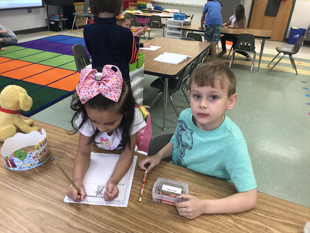 Ss read “Energy Island” and researched how windmills worked. Then, Ss participated in a challenge and designed their own windmills. Tomorrow, we build! @SpringRunSTEAM @carlyandadam #oneccps #samso #energyisland