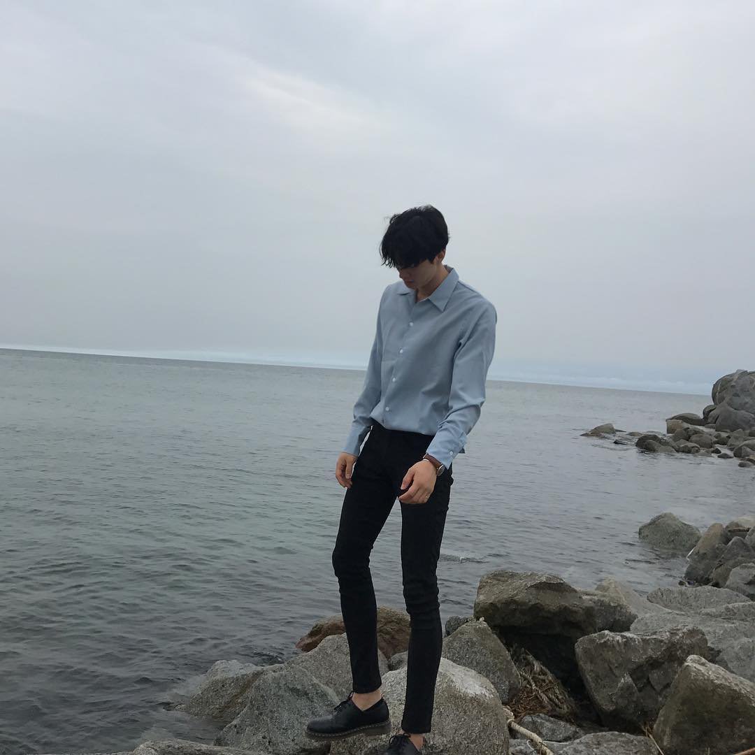 AniiMendes's tweet photo. Outfits Orientais que os Ocidentais deviam de aderir 🙃 https://t.co/FMcj4ikD7S