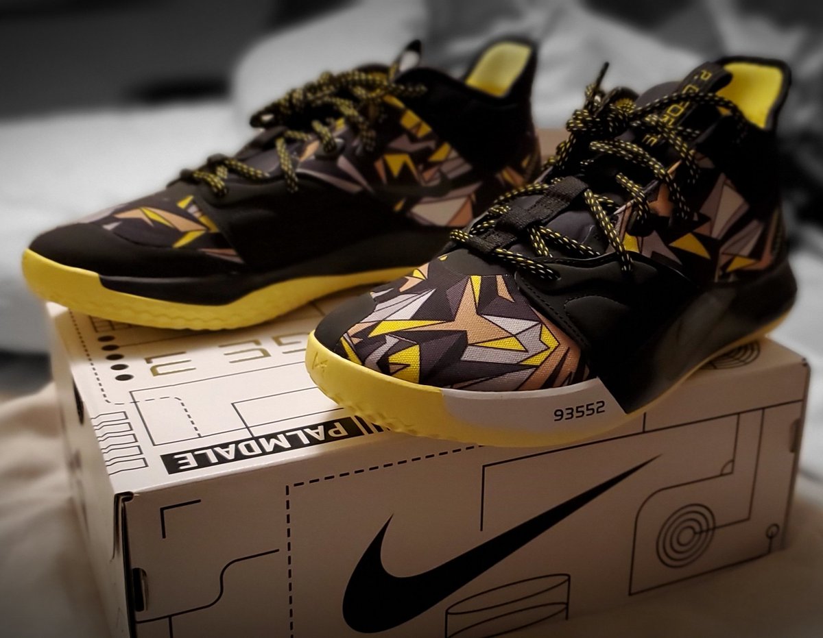 lukaluk402's tweet photo. Okaayyyyy.. so had a long but productive day at work, I get to come home to these bad boys...do you even #Shoefie??? #Sprint #NewWorkShoes #PG3 #MambaMentality #NeverSatisfied
@Sprint_Katy @terryliptak @KevinRossH86 @Callmemrsprint @sprintopsqueen https://t.co/OR28PBO90p
