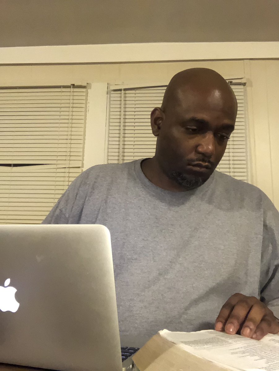RevDHolmes's tweet photo. Sermon prep grind for Holy Week !  Gettin it in!!
#aboutmyFathersbusiness #sermonating https://t.co/M9a8EPDXDO