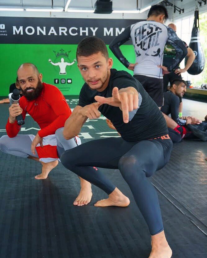 Shemrockbjj's tweet image. Shout out to all the white belts who never quit 🥋 ⁣
⁣
featuring @HussainJanTuri ⁣

#MonarchyMMA #ShemRockBJJ #JiuJitsu #BJJ #Gi #NoGi #Jits #MMA #FighterClass #Grappling #WB4L #OSS