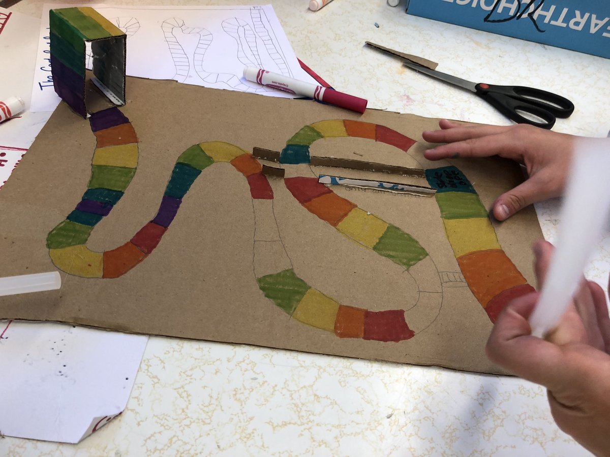 TeamBryant10's tweet photo. #innovation101 students continuing to collaborate, communicate, create, and think critically about their design projects. #LindberghLearns https://t.co/HVqEYxCtsC