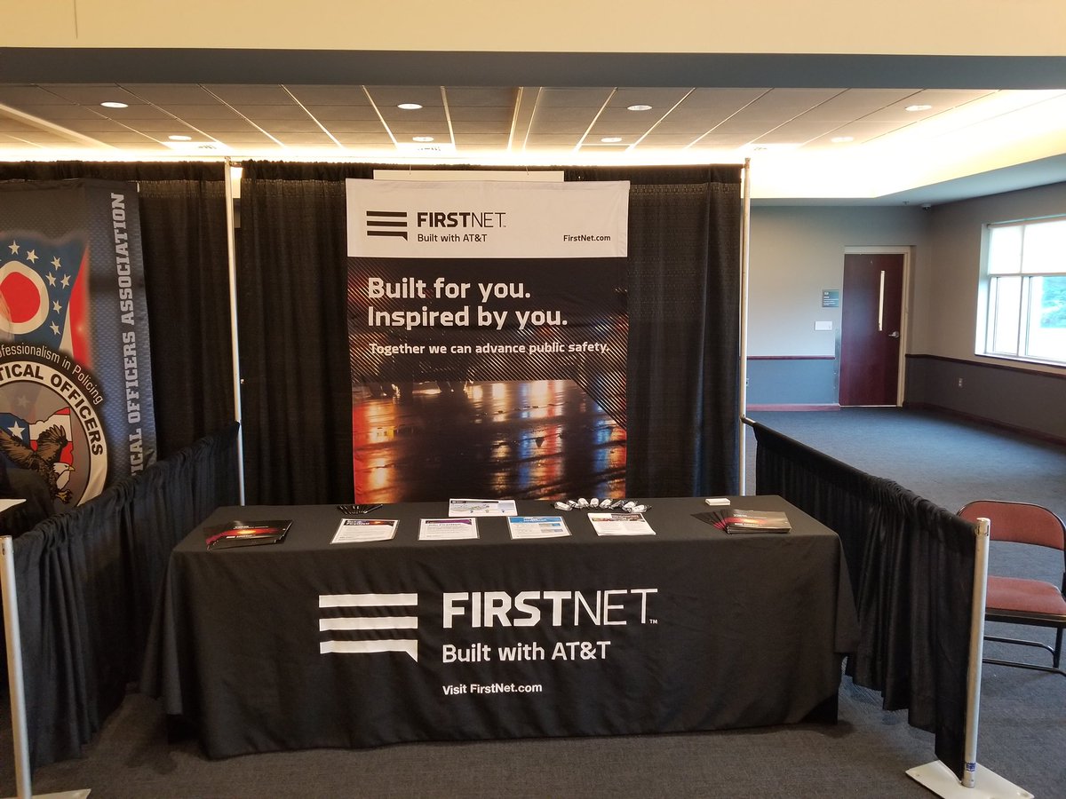 Informing first responders about the benefits of FirstNet at The North American Active Assailant Conference in Troy, MI.  #RTGParty #PaintCentralBlue <a href="/Samer_Kawash/">Samer Kawash</a> @OliviaLeGLM <a href="/shawnglinski/">Shawn Glinski</a>
