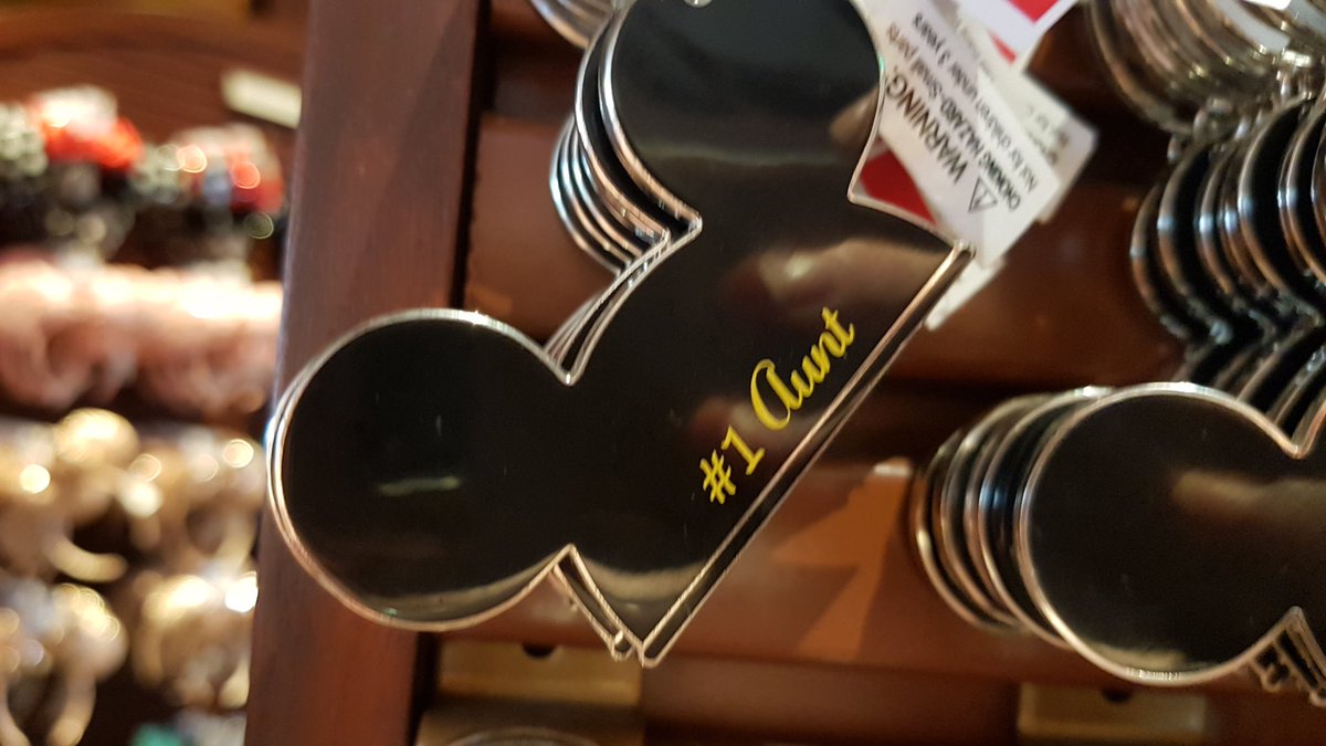 b3ky's tweet image. Aww Disney made a keyring just for me!! #1cunt