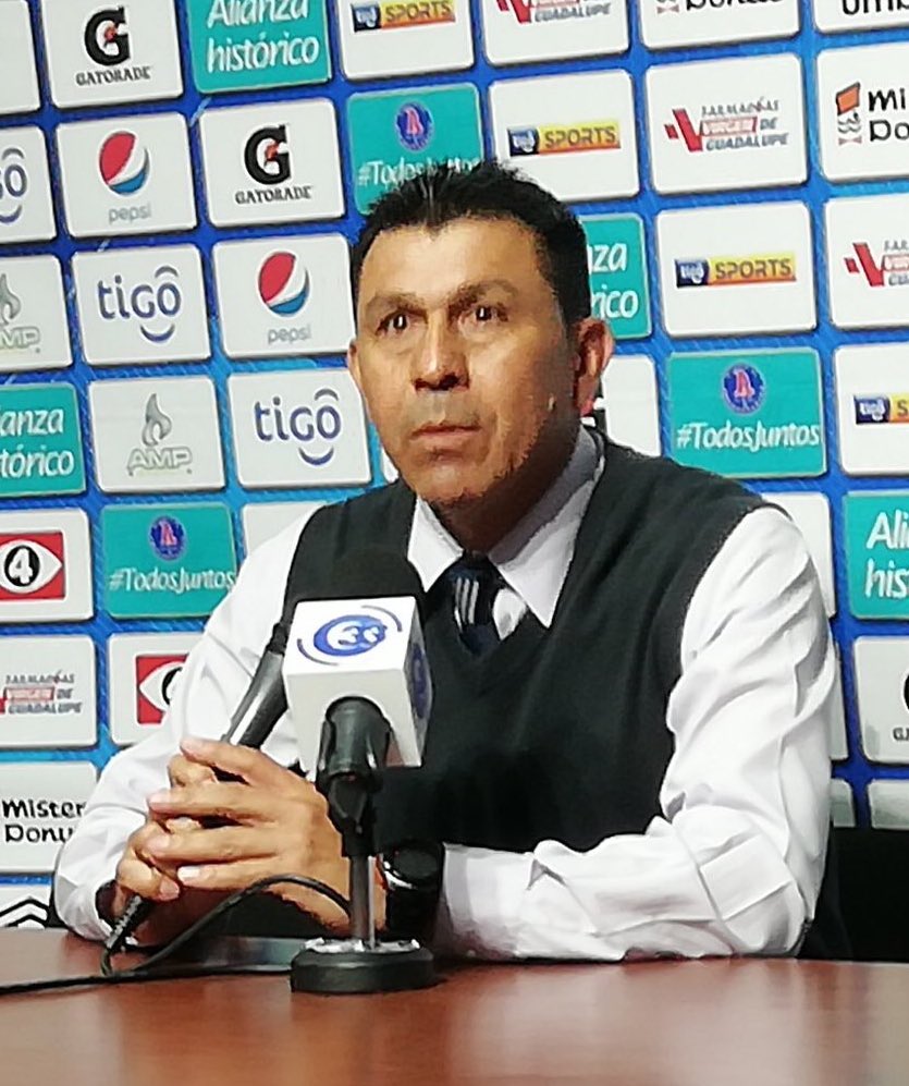 LMF_Magazine's tweet photo. 🔥 | Guillermo Rivera DT de @JocoroFC sobre los triunfos de @Sonsonatefc 4-1 @AUDAZ_CD y @LAFirpo_oficial 4-1 @adchalatenango 

“... Mi mente puede ser muy perversa en pensar muchas cosas con lo que ha pasado este día. Es extrañable, pero esto es fútbol, es vida, es picardía ...” https://t.co/SnWsh9DHKT