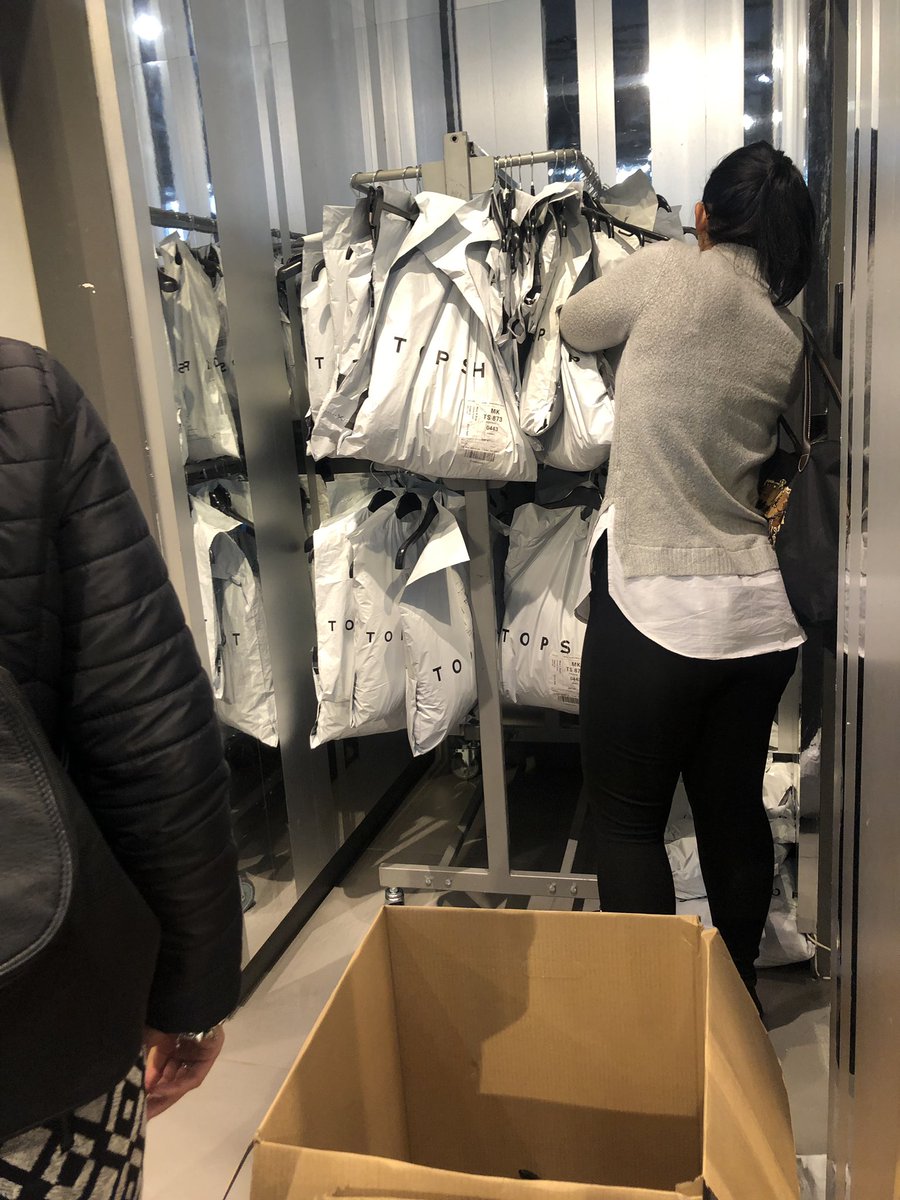 The shambles that is <a href="/Topshop/">Topshop</a> One New Change order collection. Been here 20 minutes while they search for my parcel in this mess along with a huge line of other customers. People are demanding refunds and trying to find their own parcels rather than wait any longer. <a href="/TopshopHelp/">TopshopHelp</a>