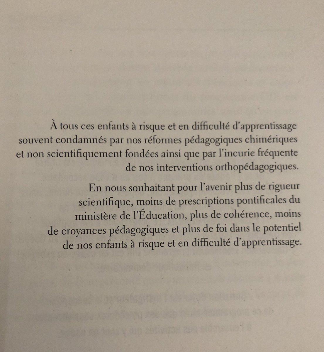 roysabrina3's tweet photo. Faire le pont entre les recherches scientifiques et les pratiques pédagogiques en enseignement. Voilà où se trouvent les réponses. Voilà comment faire la différence. Merci à Monsieur @Mosusdecricri pour le livre! #DIDAdapt https://t.co/Ryoy8FFWAQ