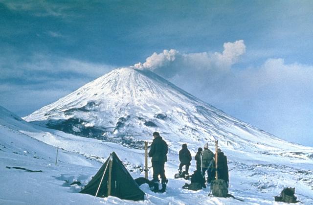 SmithsonianGVP's tweet photo. Klyuchevskoy (Russia), Asosan (Japan), Tengger Caldera (Indonesia), Ambrym (Vanuatu), and Fuego (Guatemala) are highlighted in the latest Smithsonian / USGS Weekly Volcanic Activity Report for 17 April-23 April 2019. See https://t.co/1yuWyH4kpr for more #volcanic #eruptions. https://t.co/tMwIuNZUsU