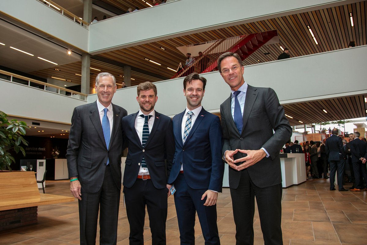 CiccioPecoraro's tweet photo. What a great day and big honor it was to organize this unique milestone event; the official opening of our @DowNewsroom Terneuzen Diamond Center with our Dow CEO @JimFitterling and @MinPres. It was a great journey and adventure together with my Dow Public Affairs colleagues https://t.co/MTAxaFrp00