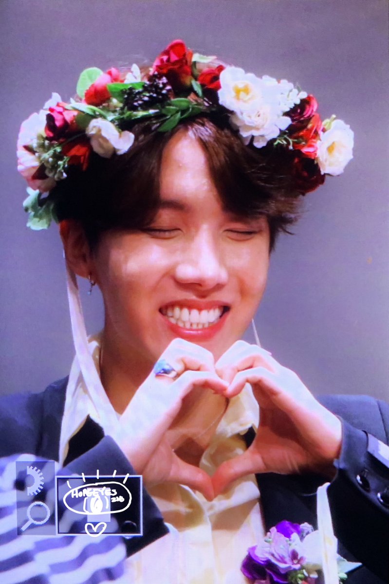 HOPEYES218's tweet photo. 190425 팬싸 프리뷰
!!!!!!!!!!ㅠㅠㅠ
(제가 팬사인회에 없습니다)
#제이홉 #호석 #호비 #JHOPE
#BBMAsTopSocial BTS @BTS_twt https://t.co/PNVPI8xuqQ