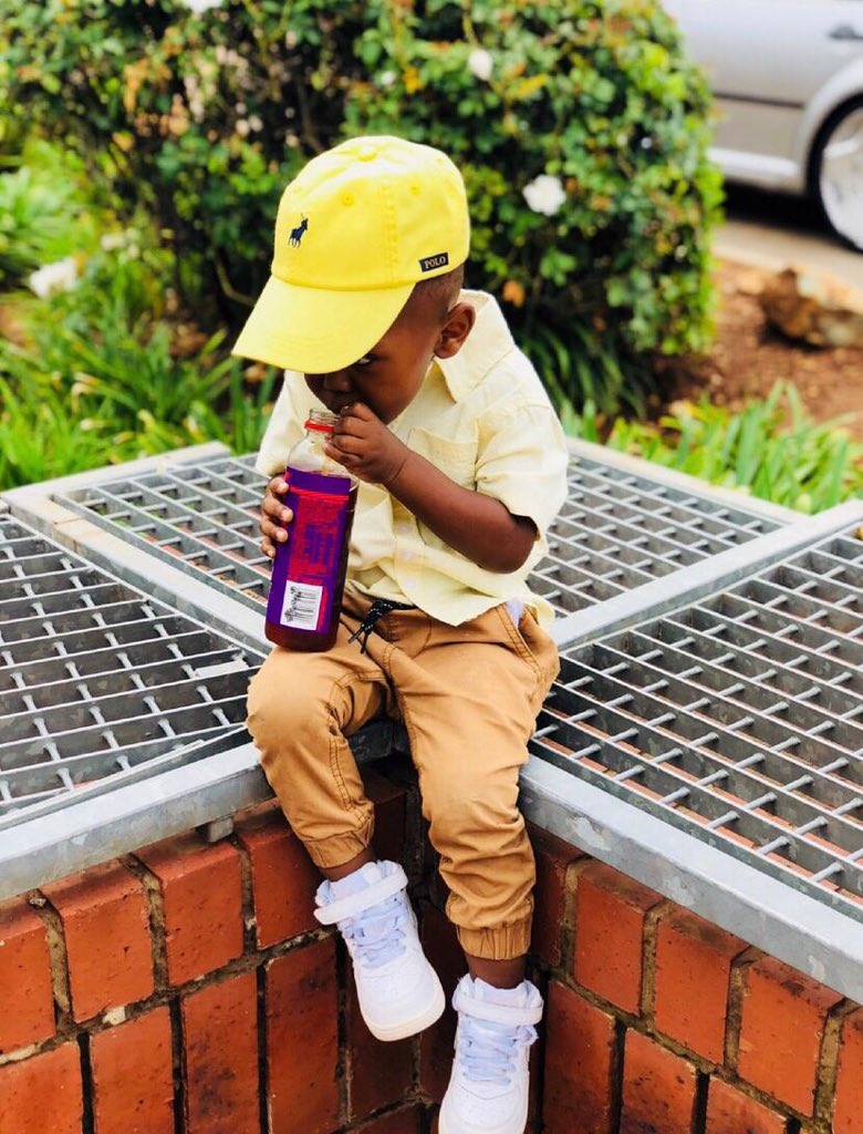 CoolKidKamva's tweet photo. Inbetween my shopping breaks with my family, I love having my @bosworld berry flavored ice-tea. Love how it’s preservative and caffeine free. Viva la berry brigade @bosworld
#bosworld #icetea 

👑@POLOSouthAfrica https://t.co/ABEVUsMGZ3