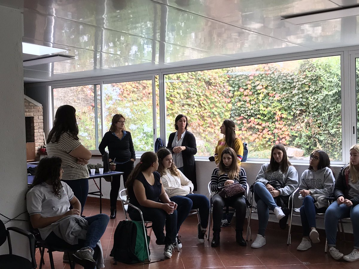 CutiUy's tweet image. #techyxeldia en @LithiumSoftware junto a las chicas del Colegio Clemente, Colegio Alemán y del Programa Jóvenes a Programar.