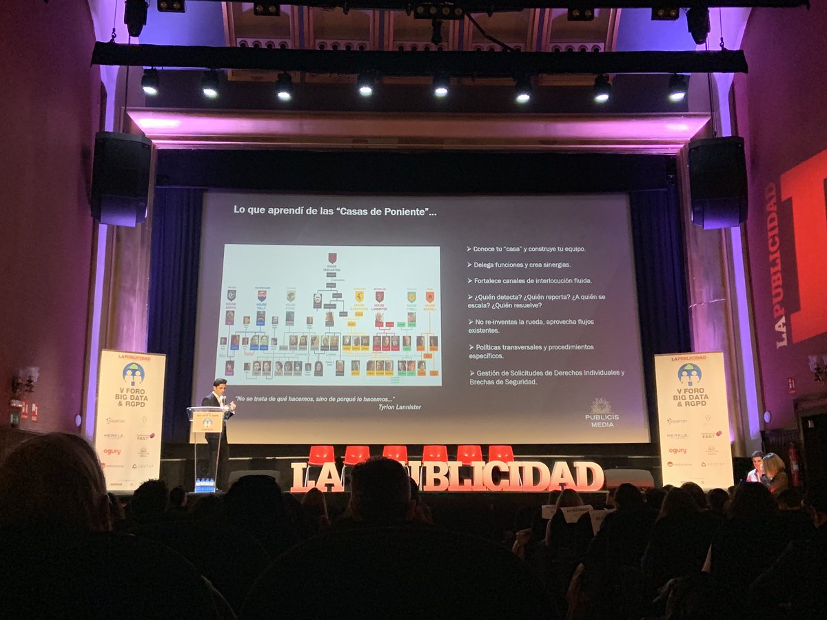 pdesastre's tweet image. Creo que soy la única de la sala que no ha visto Juego de Tronos #forobigdata @PdelaPublicidad