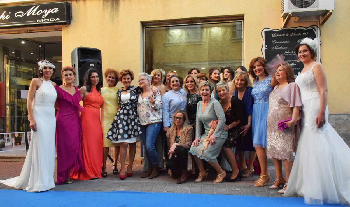 conchi_moya_'s tweet photo. ¡Gracias a todas! 😘😘

Por acompañarnos en otro bonito desfile de #moda 👗

Y por supuesto, gracias a todas las personas que estuvieron presentes como público. 😊

#ConchiMoyaModas #Calasparra #Boutique https://t.co/u14ORcjz9A