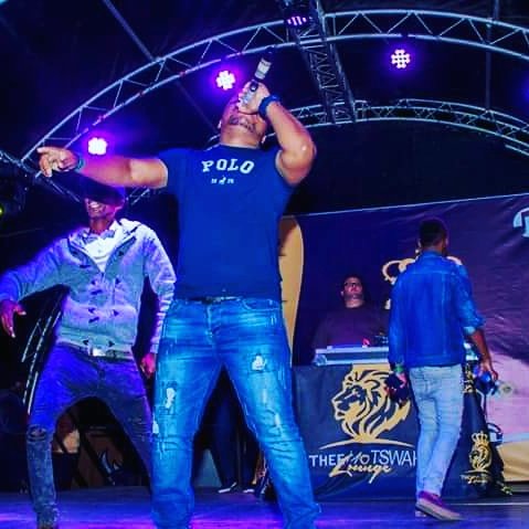 PrinceteeMusic's tweet photo. The day I will never forget... Prince Tee🎤🎸🤴
#Warona https://t.co/l7mzpMYRJC