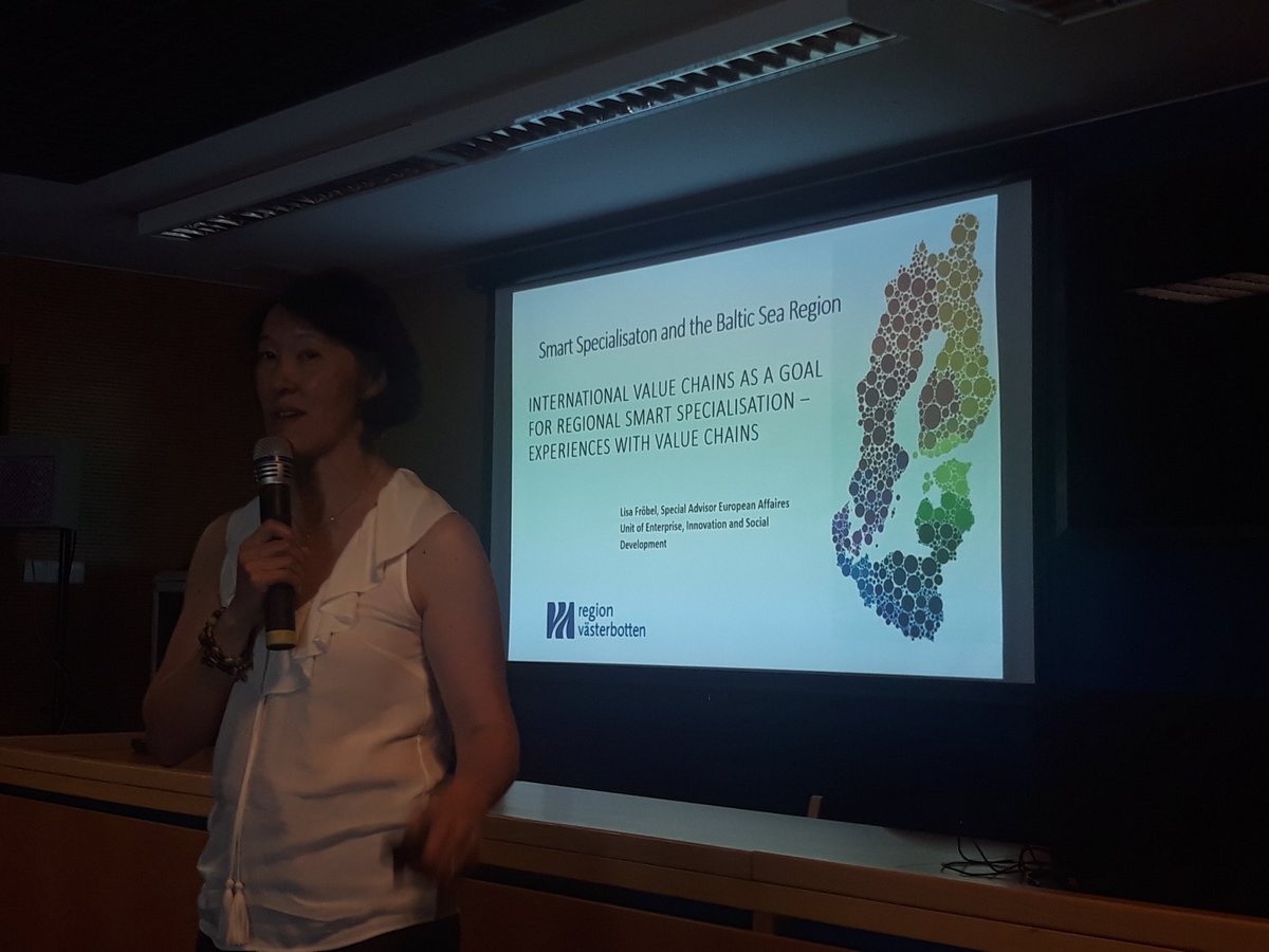 Umbrella_Interr's tweet image. 2nd day of the #RIS3 and international #value chains- #IVCs workshop for #blue and  #green #smartspecialisation stakeholders from @PomorskieEU, @RegionVbtn nas Brandenburg region organized with @inno_pa. #bluegrowth #greengrowth @EUSBSR @BISER_PL @Euroregion_ERB @Pomorskie_EU