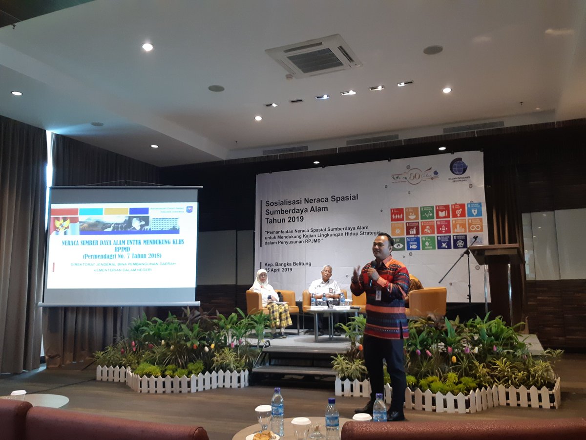 KLHSRPJMD's tweet photo. Sosialisasi Neraca Spasial Sumberdaya Alam Tahun 2019 "Pemanfaatan Neraca Spasial Sumberdaya Alam untuk Mendukung Kajian Lingkungan Hidup Strategis dalam Penyusunan RPJMD" di Kep. Bangka Belitung 25 April 2019 #KLHSRPJMD https://t.co/dRErnkD8UO