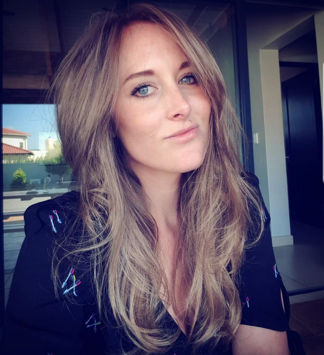 Al is ek nou 'n mamma 😊 is ek weer reg om op die verhoog te klim 💪🏻 
As jy graag wil hê ek moet in jou dorp, funksie of fees kom sing bespreek my by @vocalevents hamilton@vocalevents.co.za