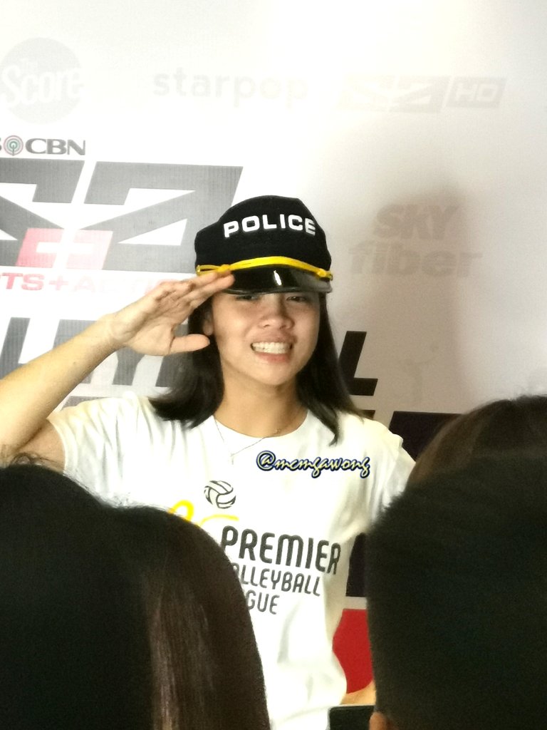 mgjnk101's tweet photo. kung ikaw ang police kahit wala ako kasalanan magpapahuli ako sau.. @jemagalanza #ServingTheFun #PVLGrandFansDay https://t.co/xt2VuuVAtP