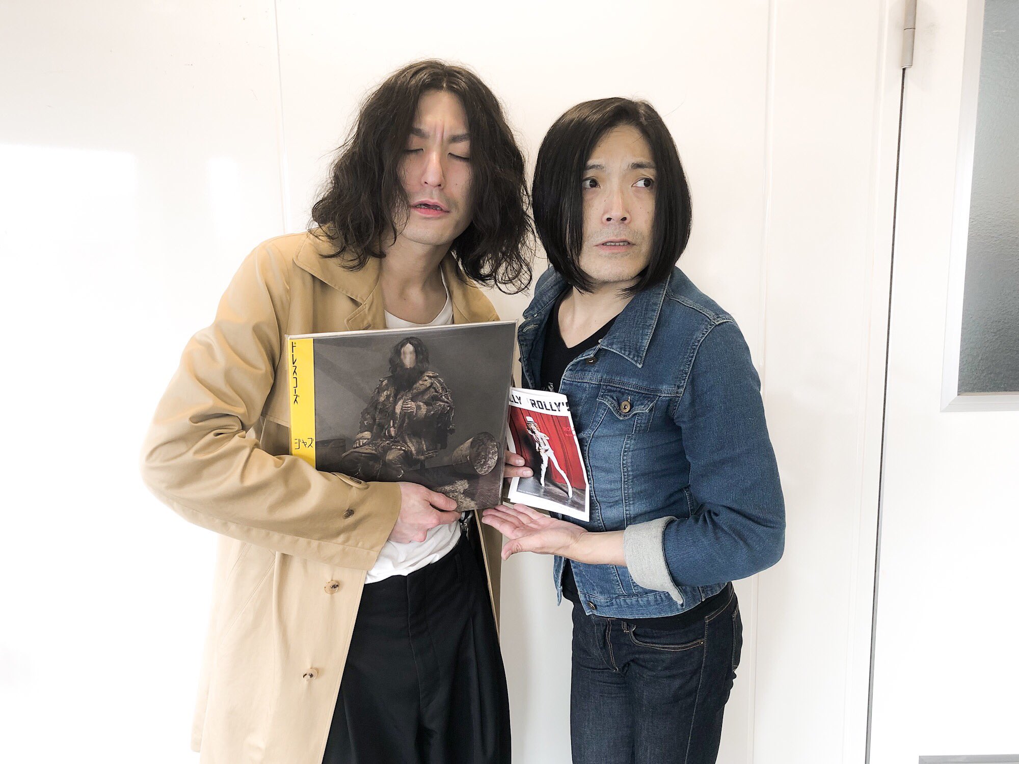 志磨遼平 ドレスコーズ キングレコード本社にてお隣の部屋で同じく取材を受けてらしたrollyさまと感動の再会 T Co Omgwmqe7qq Twitter