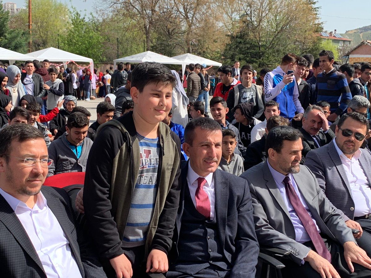 asimbalci's tweet photo. Hacıbayram Anadolu İmam-Hatip Ortaokulu kermesine gittik. Katılım sağlayan ve okulumuza destek veren tüm velilerimize teşekkür ediyoruz. Eğitim camiamız ve ailelerimizle gönül gönüle olacak ve biz de gönüllü çalışmaları destekleyeceğiz.
#GönülBelediyeciliği
#BelediyeİşiGönülİşi https://t.co/JCocnDYTjX