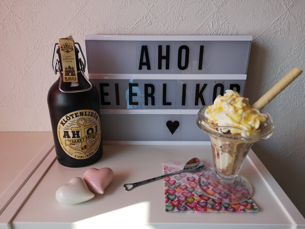 Janina251's tweet photo. (Werbung)

Ahoi Klötenlikör mit Eis und Sahne :)

#brandsyoulove #ahoirum https://t.co/jlZQ1FPLy6