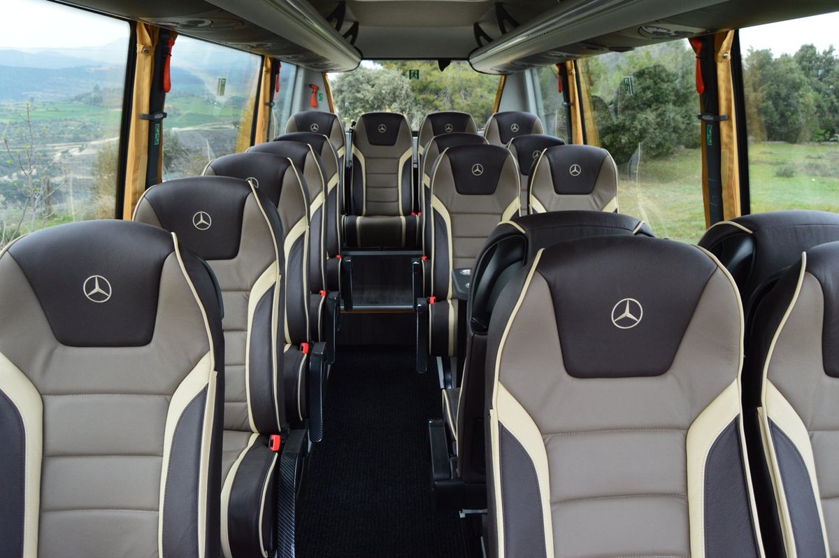 Carbusnet's tweet photo. Spica carrozado sobre chasis Mercedes Benz, gran confort en un vehículo con una distribución de 17 + guía + conductor
#microbus #evobus #mercedes #vipminibus #luxury #travel #bcn #autobusbiblico #autolica #sprinter #travel #be_one_city #beautifuldestinations #bestintravel #city https://t.co/maoRZLrHLy