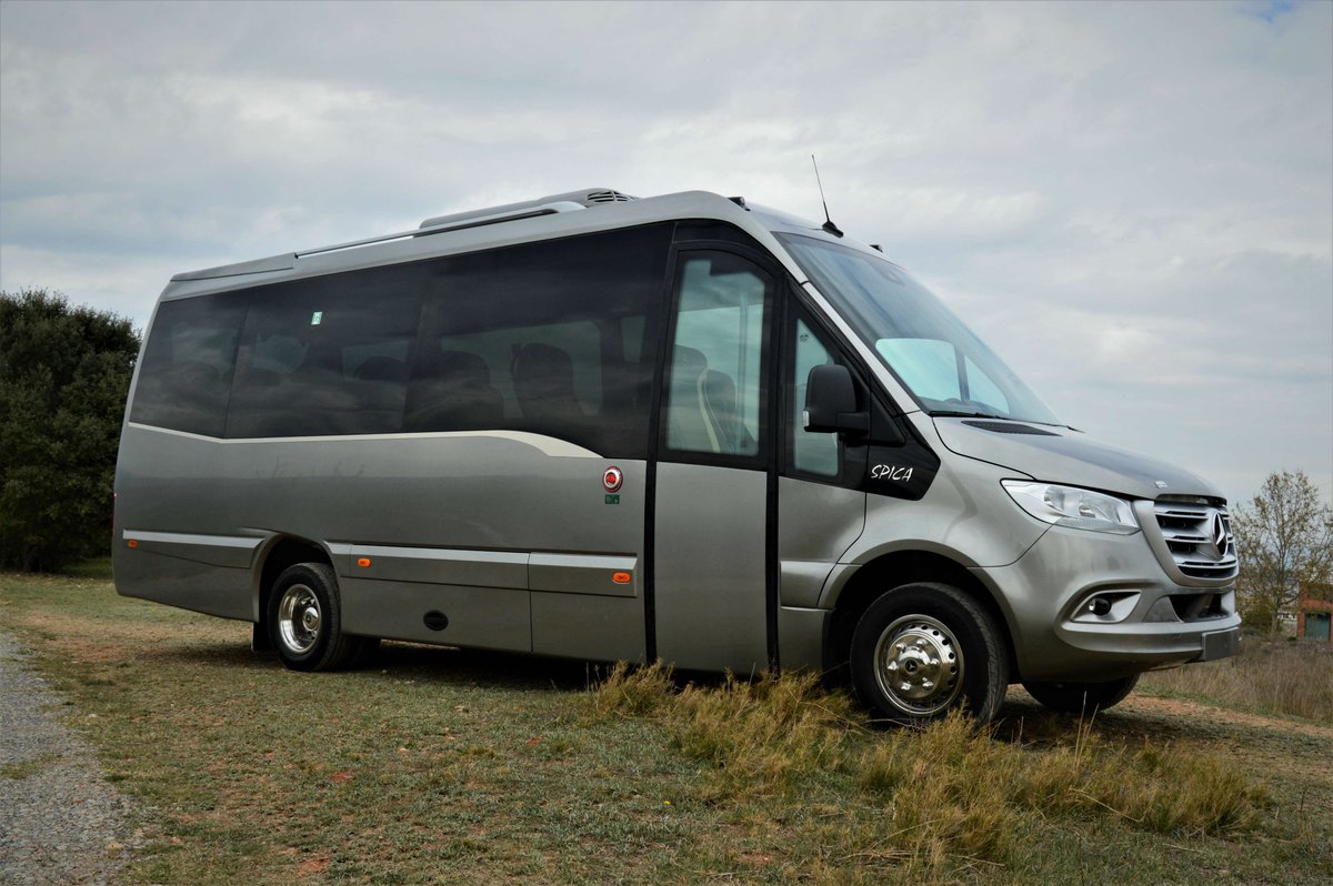 Carbusnet's tweet photo. Spica carrozado sobre chasis Mercedes Benz, gran confort en un vehículo con una distribución de 17 + guía + conductor
#microbus #evobus #mercedes #vipminibus #luxury #travel #bcn #autobusbiblico #autolica #sprinter #travel #be_one_city #beautifuldestinations #bestintravel #city https://t.co/maoRZLrHLy