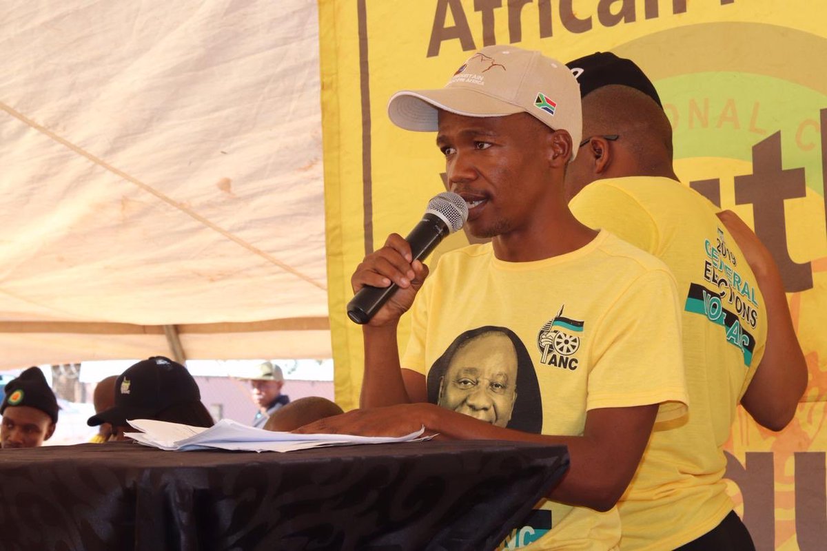 25thSecretaryGe's tweet photo. Northern Cape JTG Region Issa revolutionary vibe with the SG of the ANCYL Cde Njabulo Nzuza🤙🏿 

#YouthVoteANC https://t.co/Y6wZFfzUtR