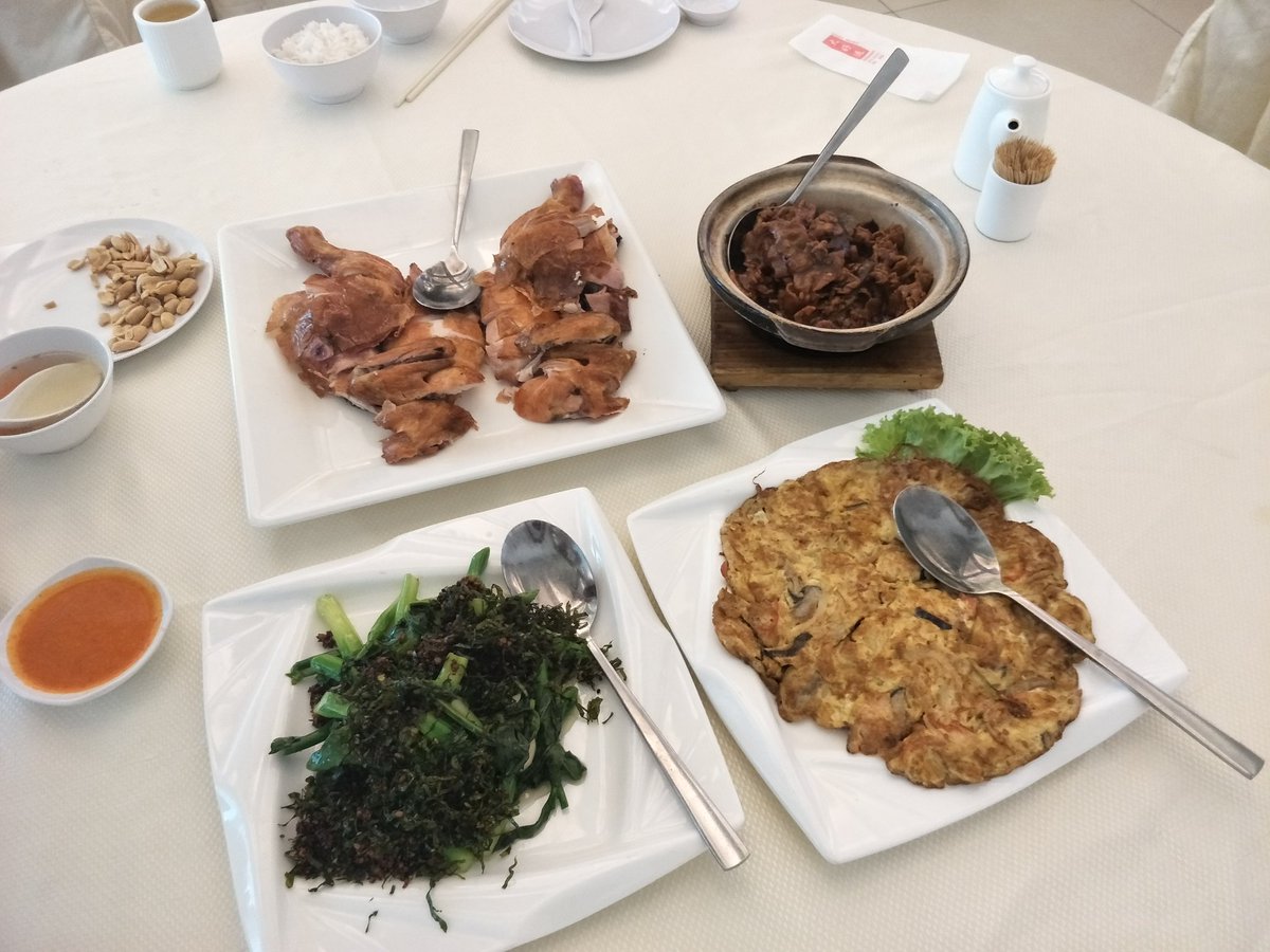 Pei0513's tweet photo. 完成了请老师吃饭的诺言 👌 但是这个茶王也太贵了🌚 https://t.co/Apj8h42Nxf
