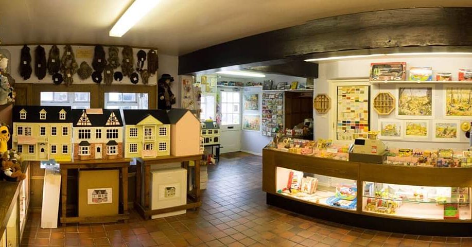 Lilliputmuseum's tweet photo. Shop and Museum now open for the 2019 season...

🔺Open 7 days a week, 10am – 4pm🔻

#Placestogo #Thingstodo #IsleofWight #IOW @VisitIOW @VisitWightPro @HUBDirectoryUK https://t.co/umWOximmCY