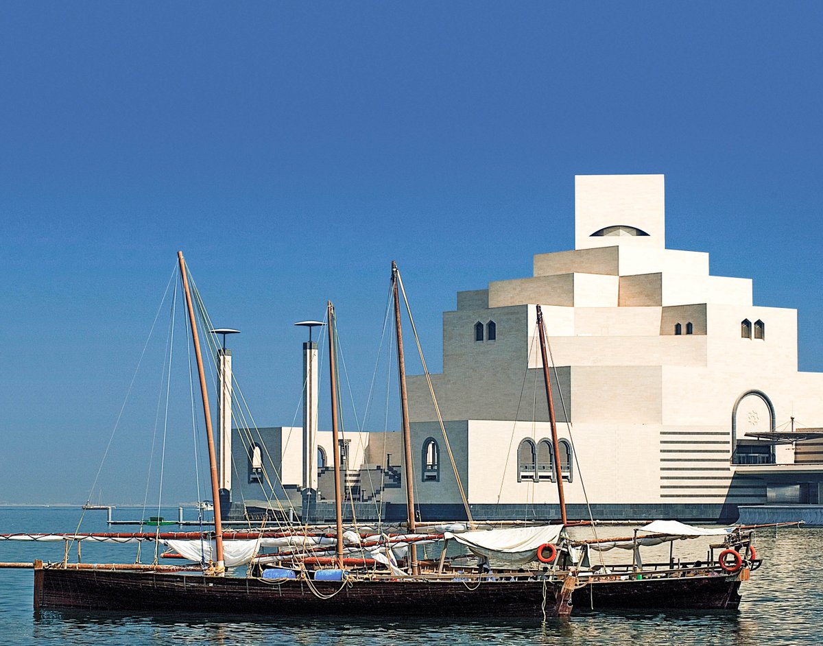 Take a step into history and discover Islamic culture at <a href="/MIAQatar/">MuseumofIslamicArt</a>. 🖼