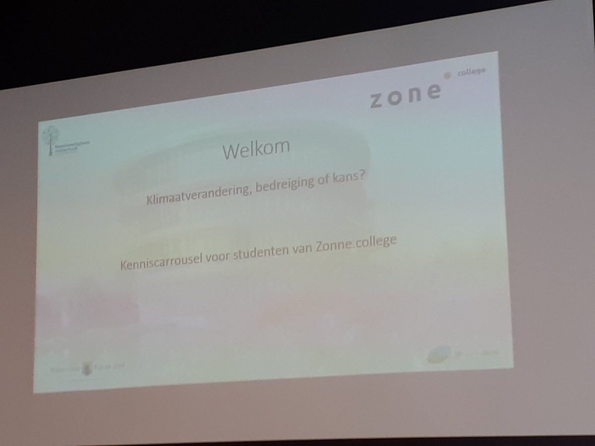 aocoostmbogroen's tweet photo. Klimaatverandering? Bedreiging of kans? Studenten @mbo_zone Tuin &amp; Landschap zijn vandaag te gast bij @WaterRijnIJssel. Frank Wissink vertelt over de belangen van water. @AlfonsvdBelt #hovenier #klimaat @zone_college https://t.co/7MXrDvnWXx