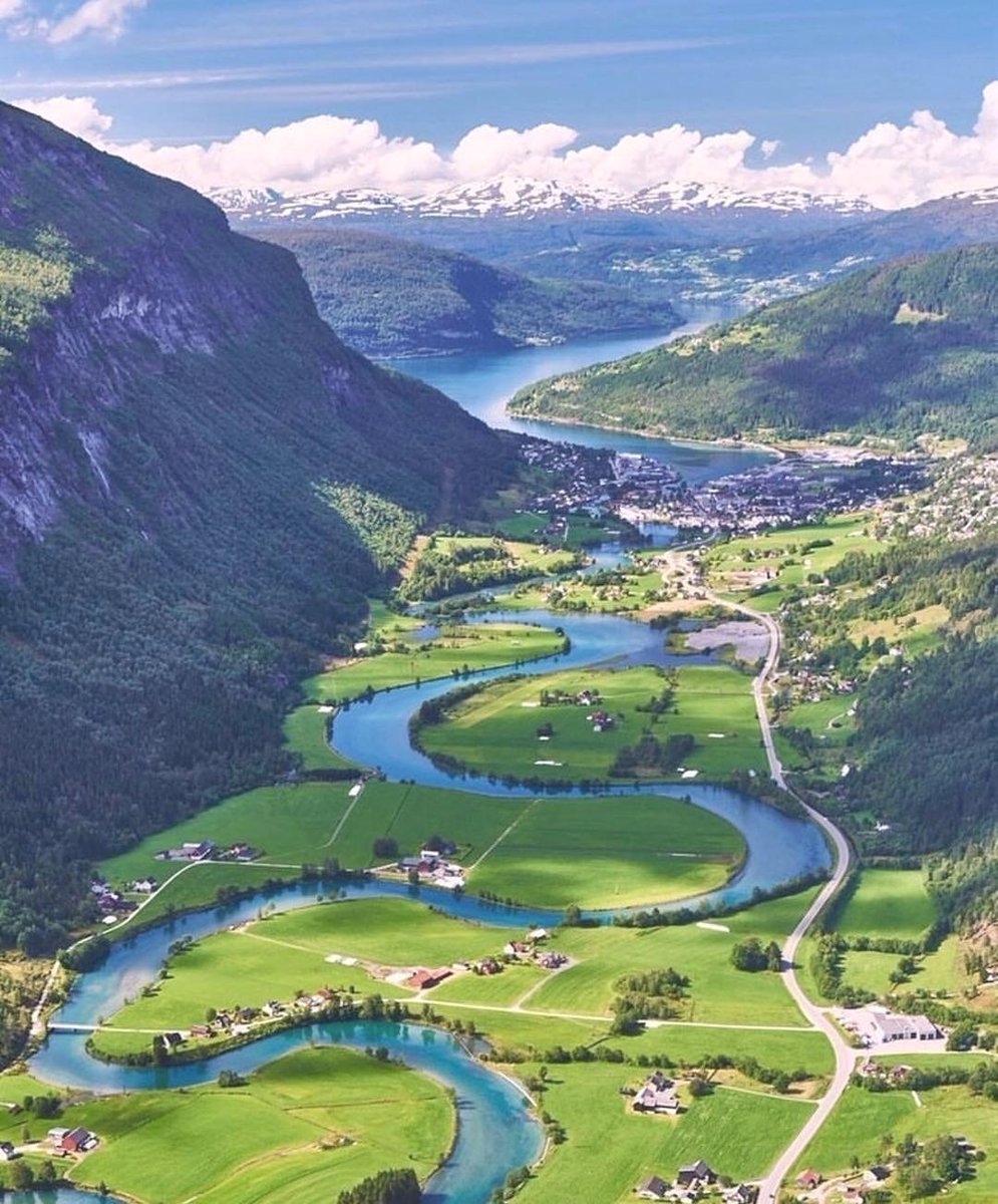 travelnewsr's tweet photo. Awesome riverscape 😍💙💚
Nordfjord, Norway 🇳🇴
📷: @umbetravel
_______________________
.
.
#traveltime #natureiscool #outdoorfun #travelwithme #natureview #escapesnaps #awesometravel #amazingplacestovisit https://t.co/kI0LSiCdcL