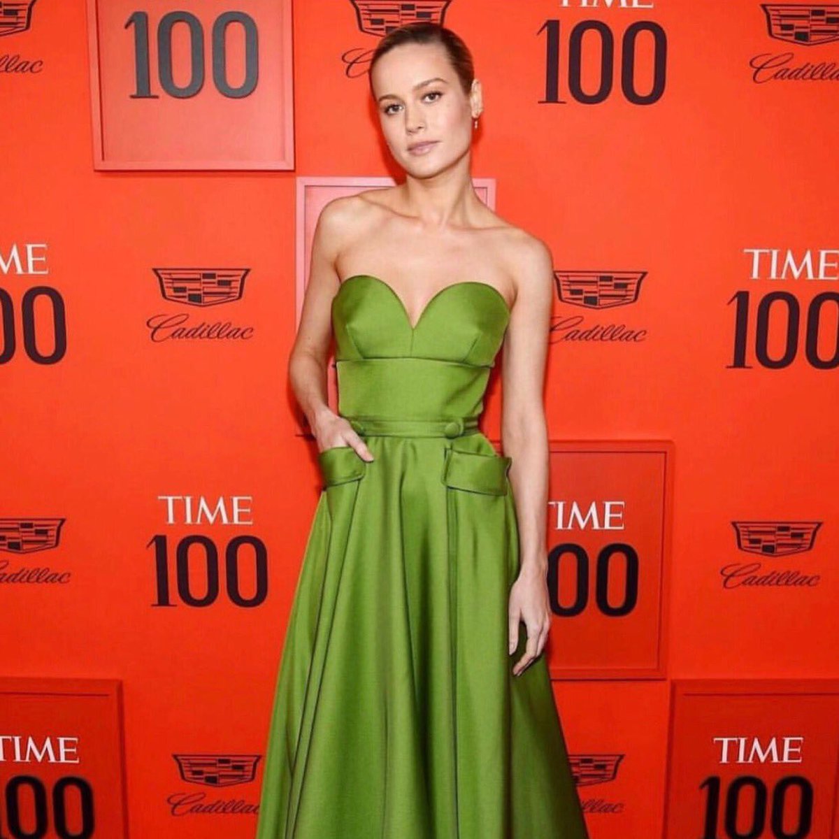 MarbelStudios's tweet photo. Miss #BrieLarson at the #100time photo shoot. ミス #ブリーラーソン で #100回 写真撮影 https://t.co/KrR7XPcSOA